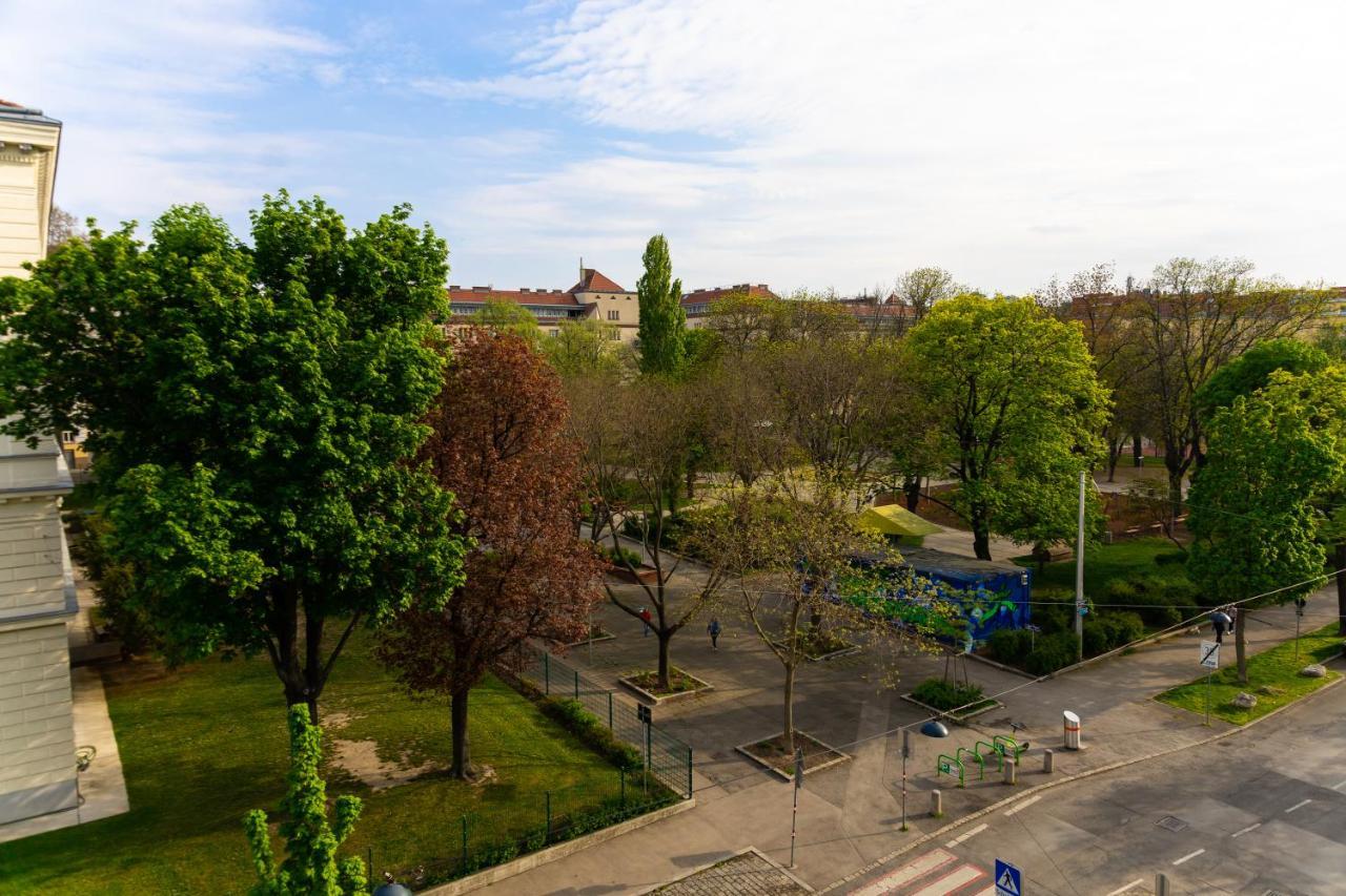Moonlight Apartment With Porch Near Schoenbrunn And Westbahnhof 비엔나 외부 사진