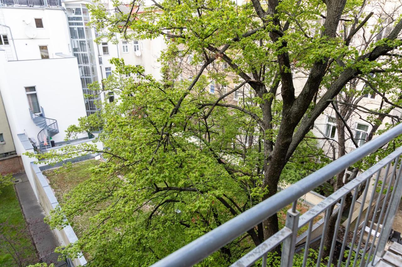 Moonlight Apartment With Porch Near Schoenbrunn And Westbahnhof 비엔나 외부 사진
